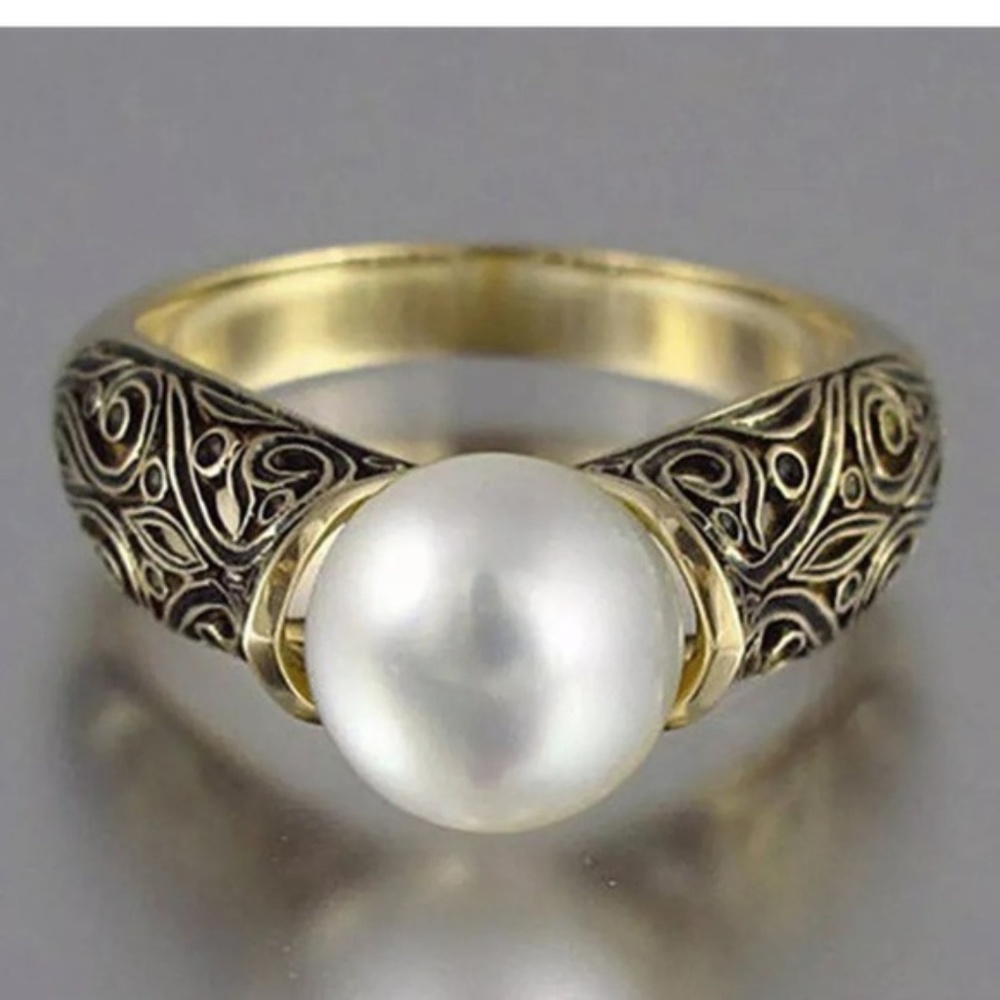 18k Yellow Gold Plated White Pearl Ring Size 6-10 - Picture 2 of 4